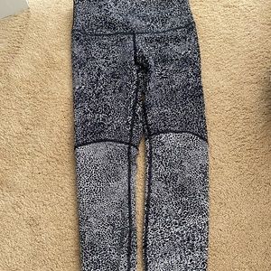 Lululemon black and white speckled leggings. Tags off NEVER WORN. 28” size 6
